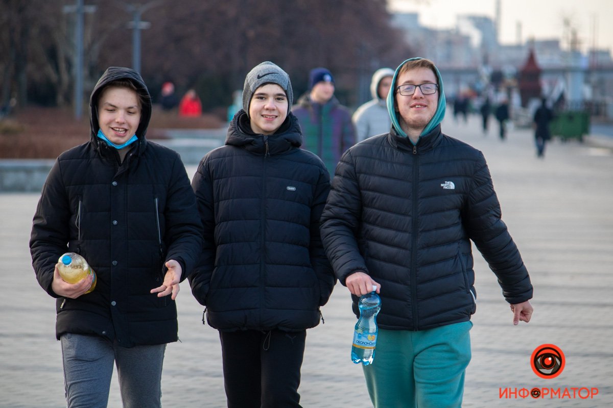 Не хватает колонки, из которой на всю бы играл "КАК ДЕЛА КАК ДЕЛА ЭТО НОВЫЙ КАДИЛЛАК" 😅