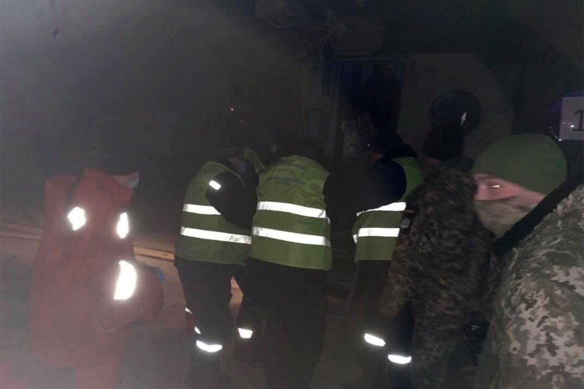 За жизнь бойца борются специалисты больницы Мечникова