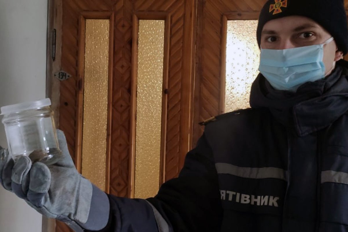 Мышь отвезли в часть для передачи волонтерам Мышь отвезли в часть для передачи волонтерам
