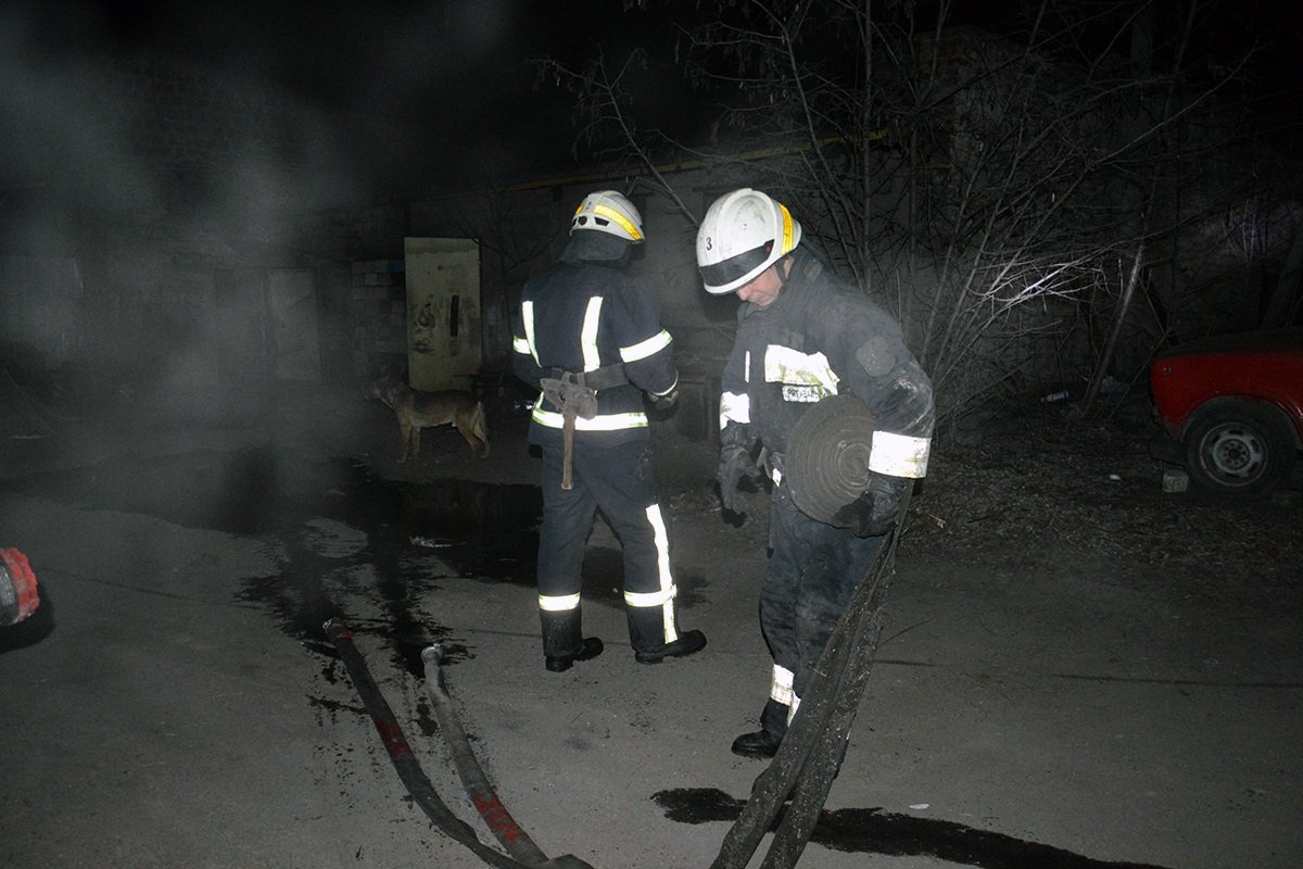 В 18:55 пожар ликвидировали, цех не пострадал В 18:55 пожар ликвидировали, цех не пострадал