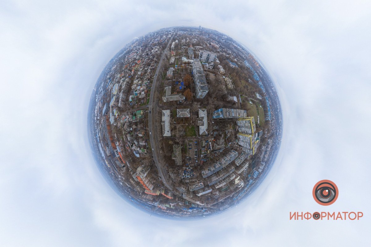 Хочется взять банку с яркой краской (неважно какой) и просто вылить на него сверху Хочется взять банку с яркой краской (неважно какой) и просто вылить на него сверху