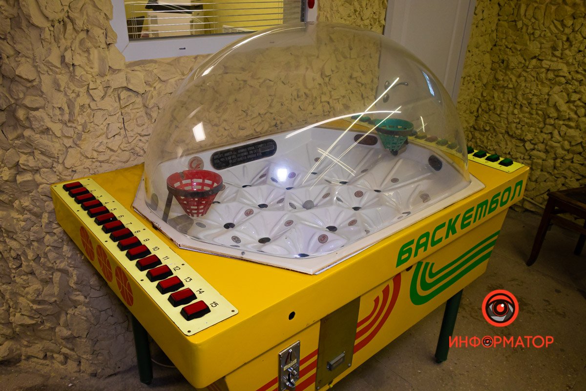 Первый посвящен игровым автоматам и настольным играм Первый посвящен игровым автоматам и настольным играм