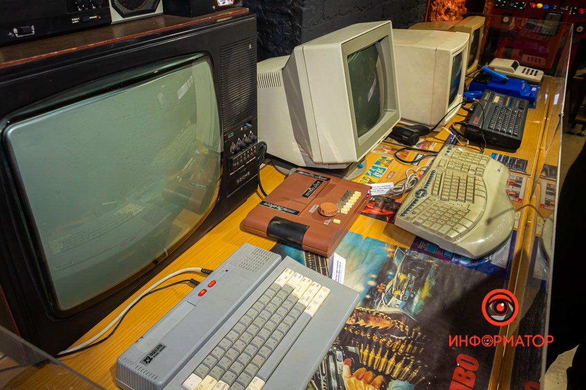 Уголок, посвященный эре компьютеров Уголок, посвященный эре компьютеров