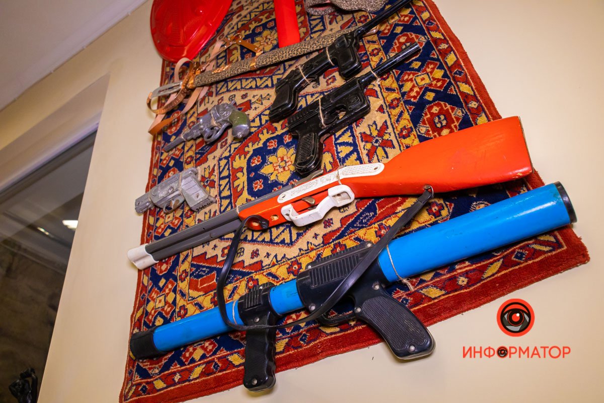 Куда же без ковра на стене Куда же без ковра на стене