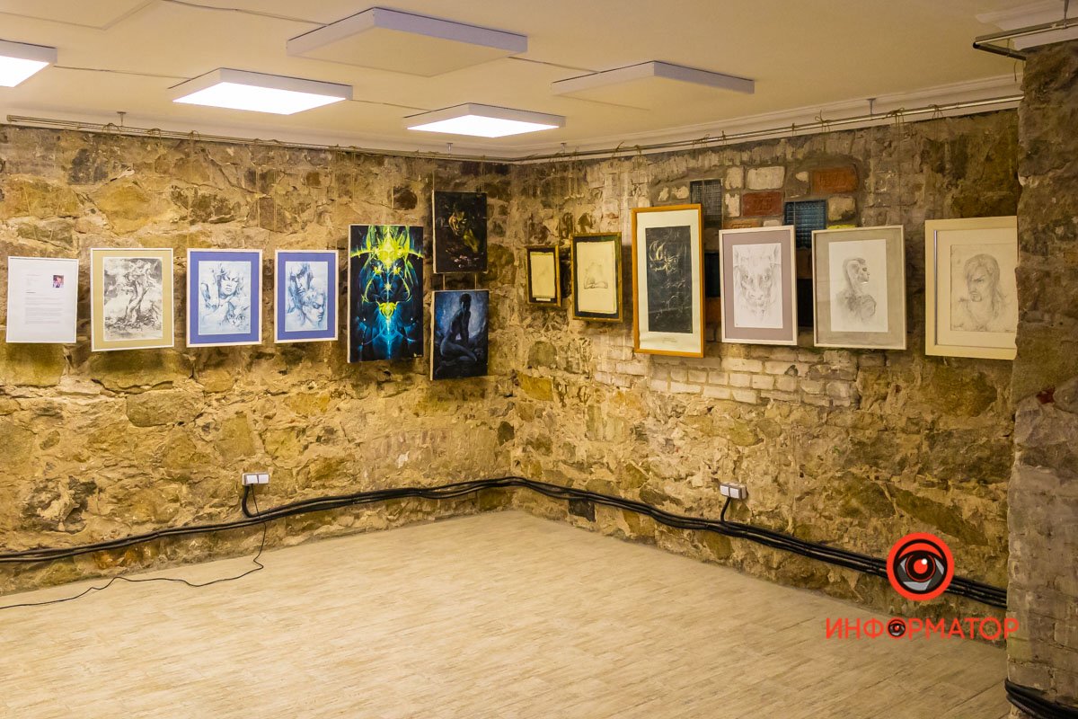 Для лекций и выставок Для лекций и выставок