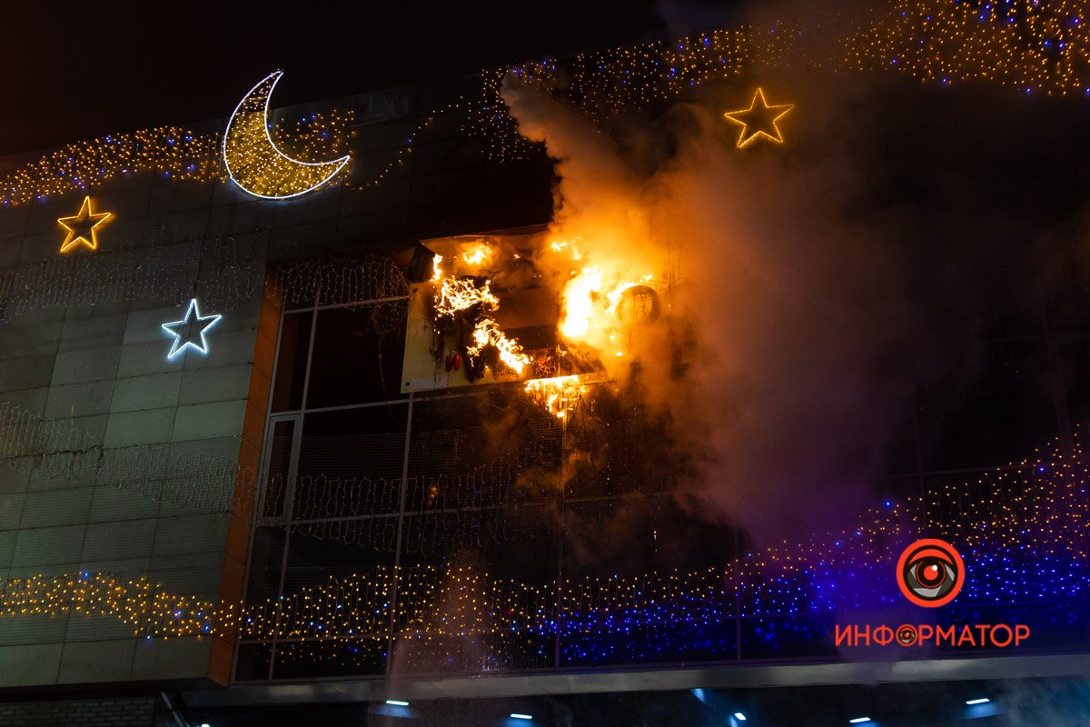 Всех посетителей эвакуировали из ТЦ