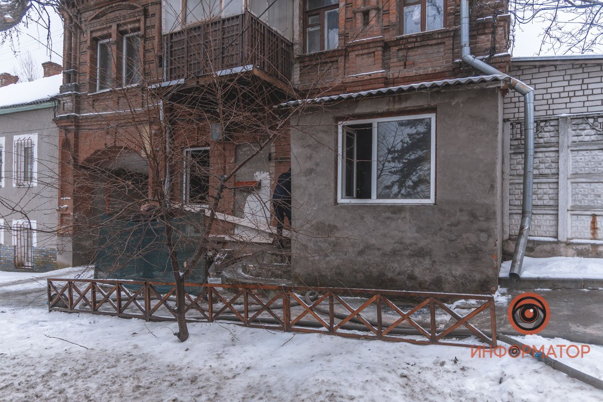 Предварительно, хозяева квартиры включили обогреватель и ушли из дома