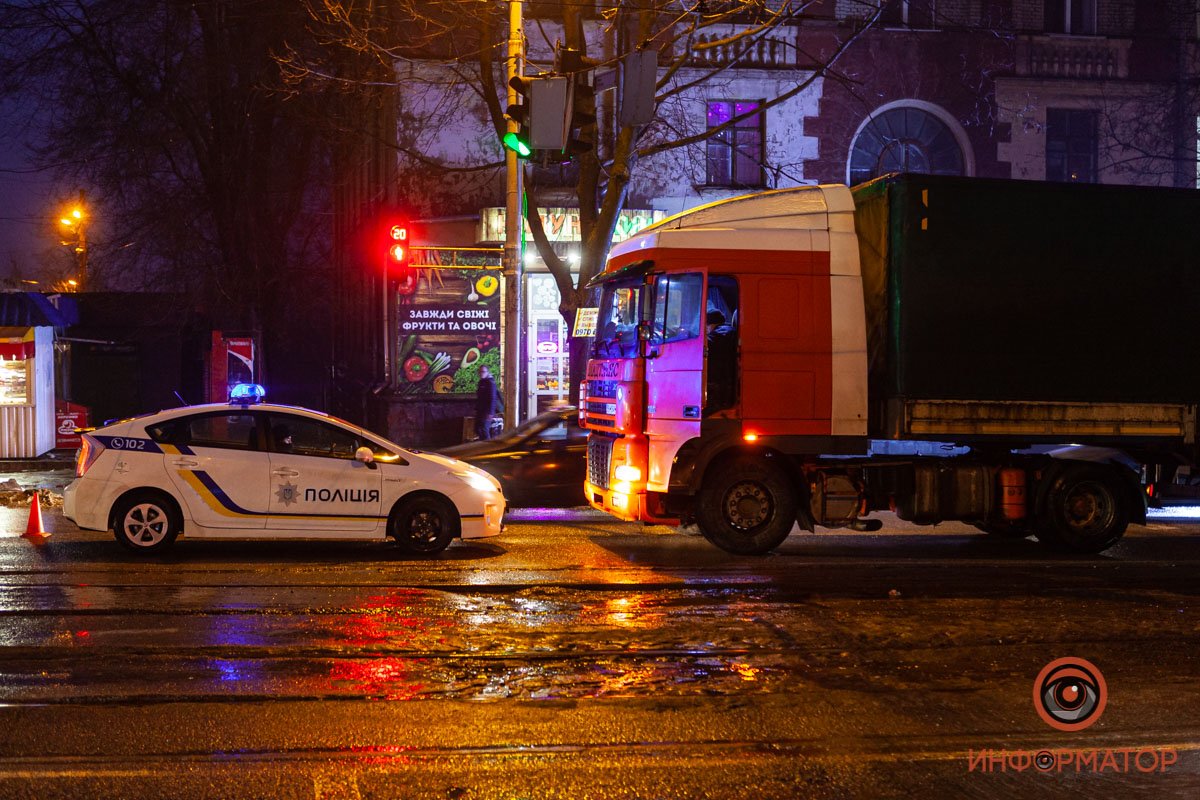 Женщина попала под колеса фуры