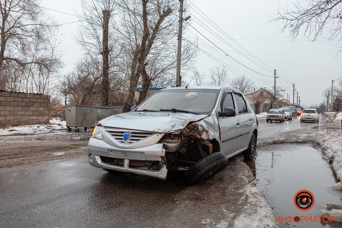 Авария произошла на улице Широкой в районе Снайперского переулка