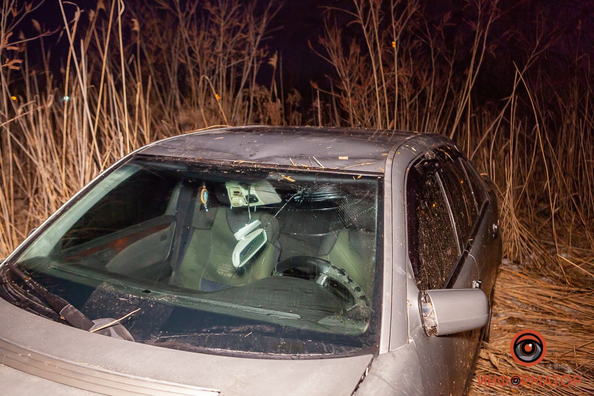 Водитель не справился с управлением и выехал на встречную полосу