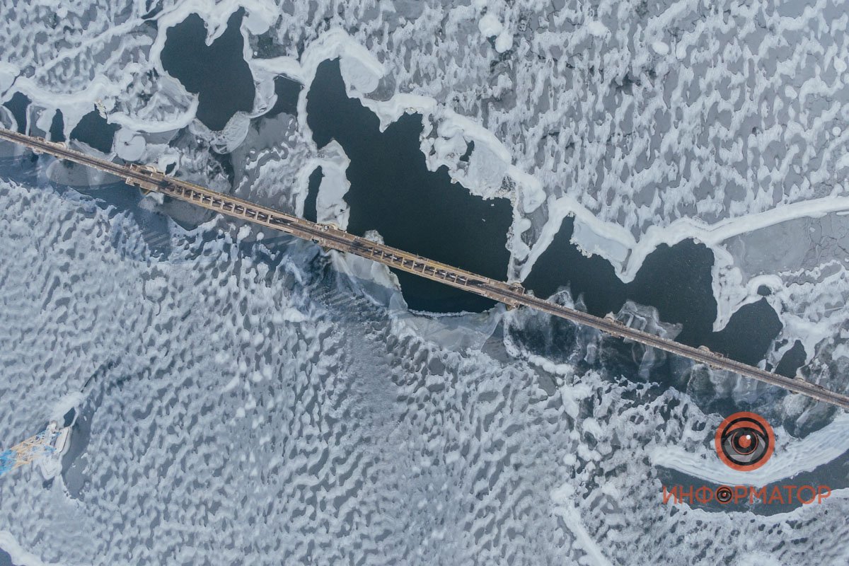 холодного льда,