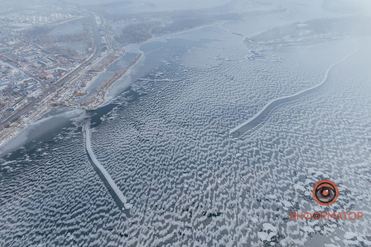 Но темна подо льдами вода. 