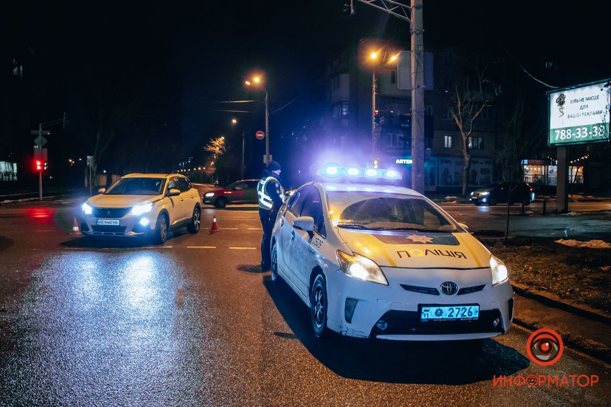 На месте работает полиция и следователь На месте работает полиция и следователь