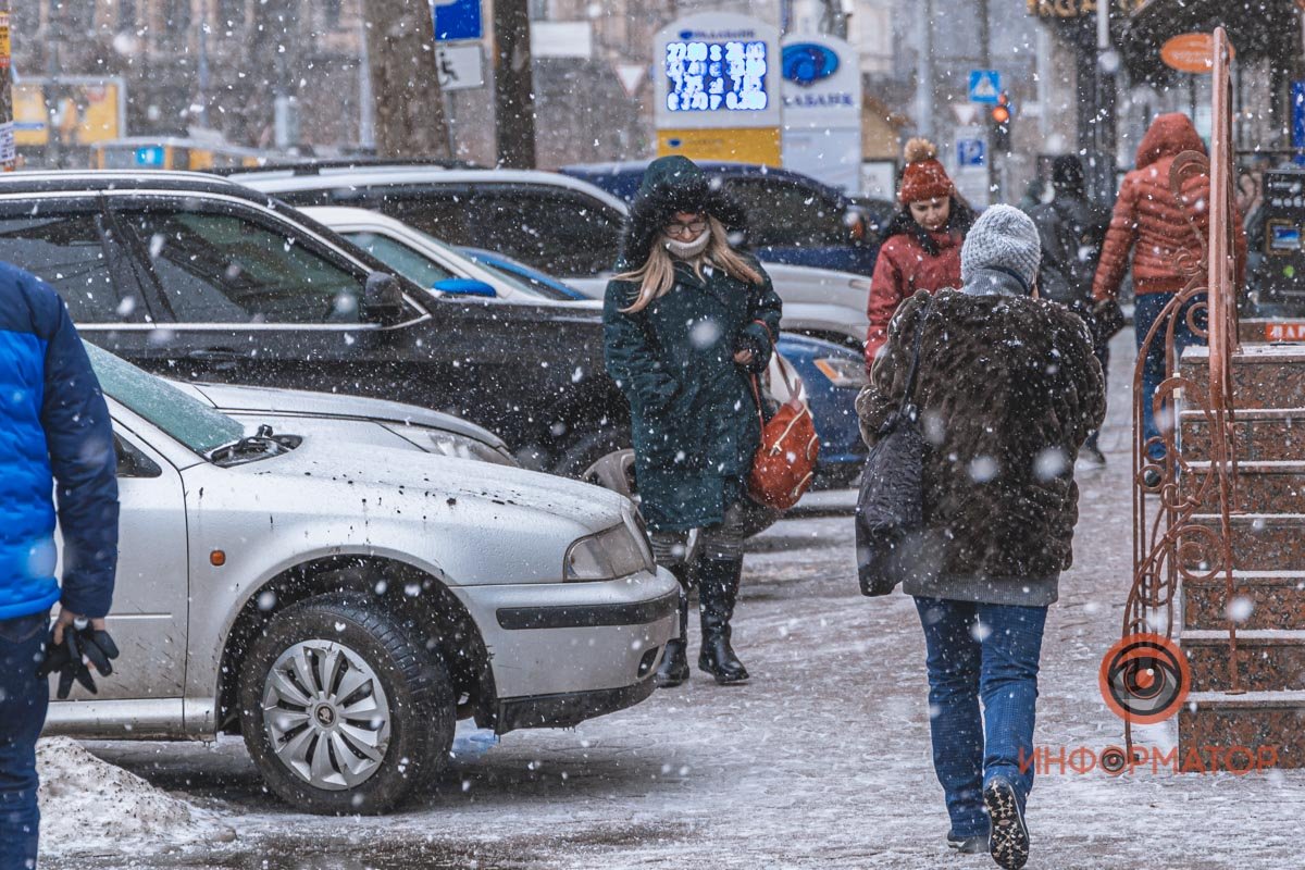 А снег идет...