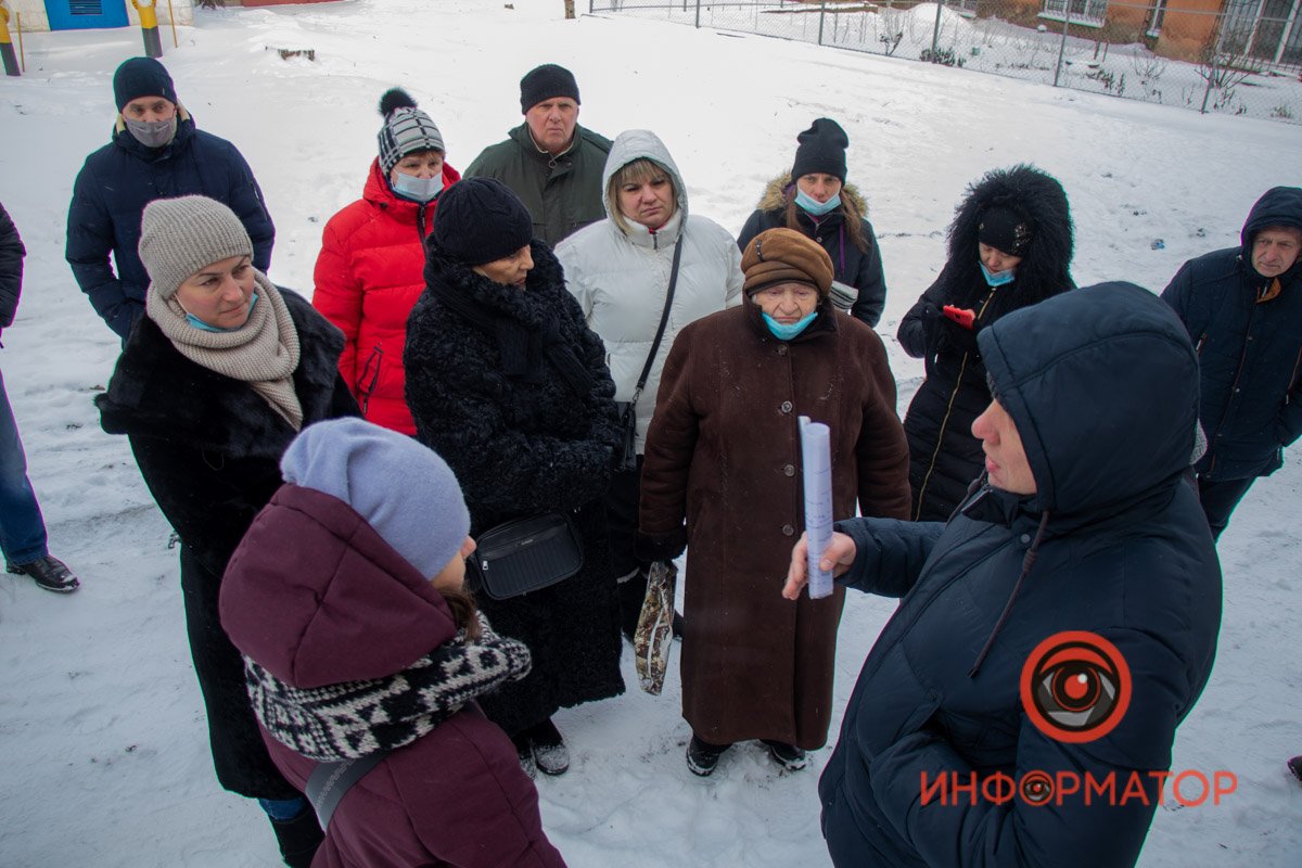 У многих автономное отопление, поэтому в квартирах холодно и нет горячей воды У многих автономное отопление, поэтому в квартирах холодно и нет горячей воды