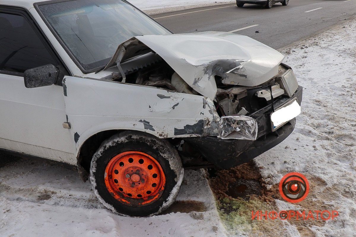 Оба автомобиля ехали в попутном направлении Оба автомобиля ехали в попутном направлении