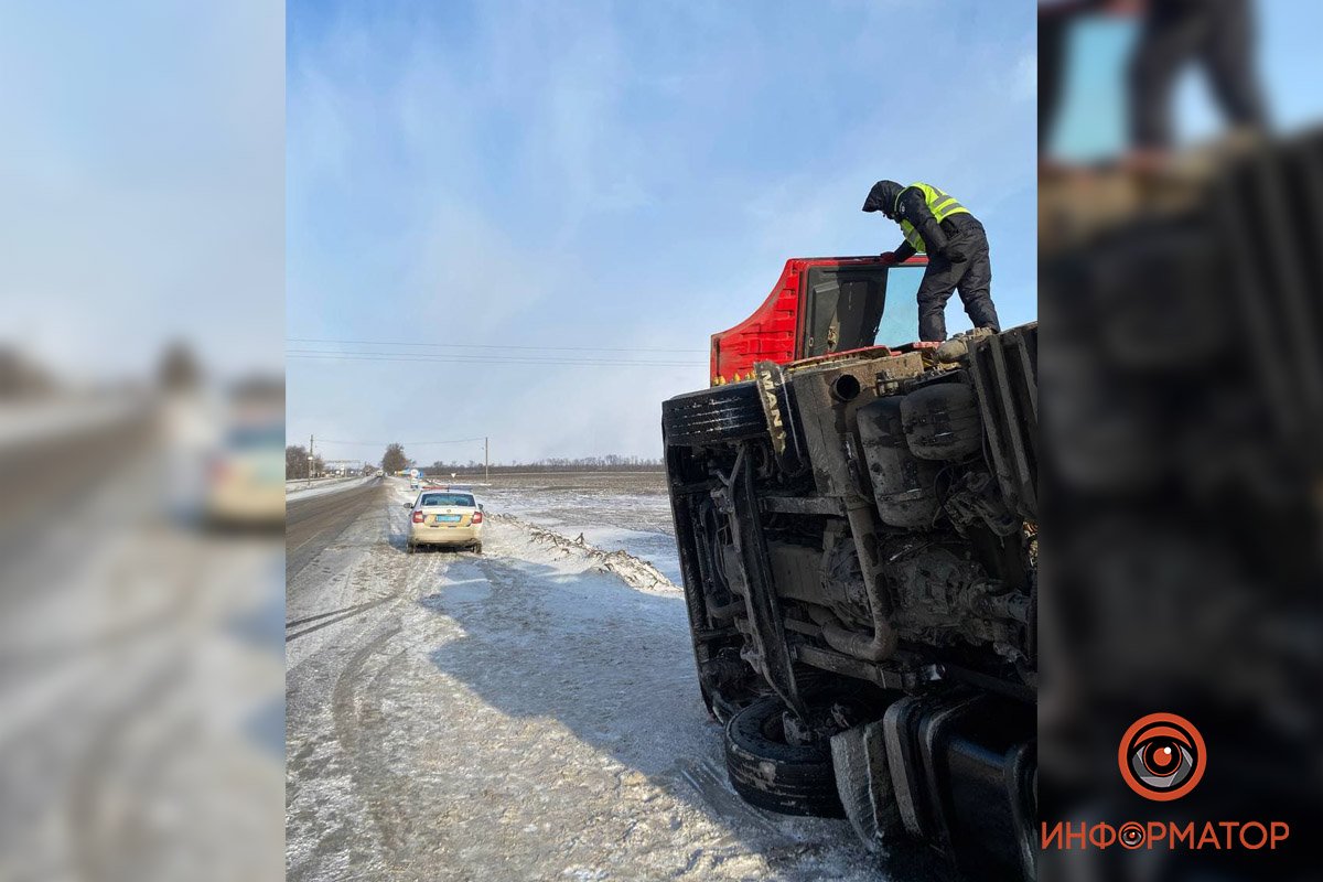 Самостоятельно выбраться из кабины мужчина не смог