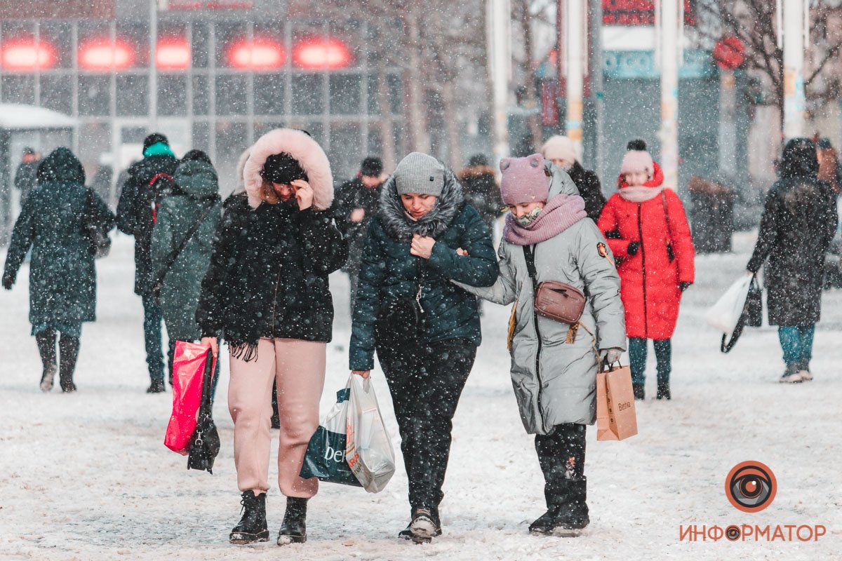 Пойдем пройдемся по магазинам, говорили они. Там не холодно, говорили они