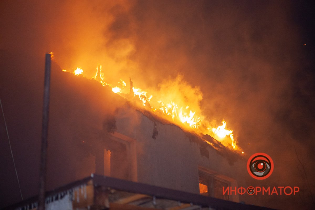 Предварительная площадь пожара - 200 квадратных метров Предварительная площадь пожара - 200 квадратных метров