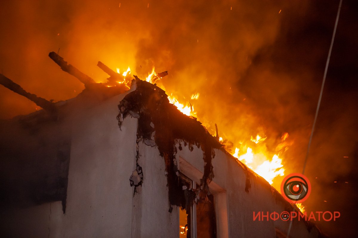 Отец хозяина дома считает, что причина возгорания - поджог Отец хозяина дома считает, что причина возгорания - поджог