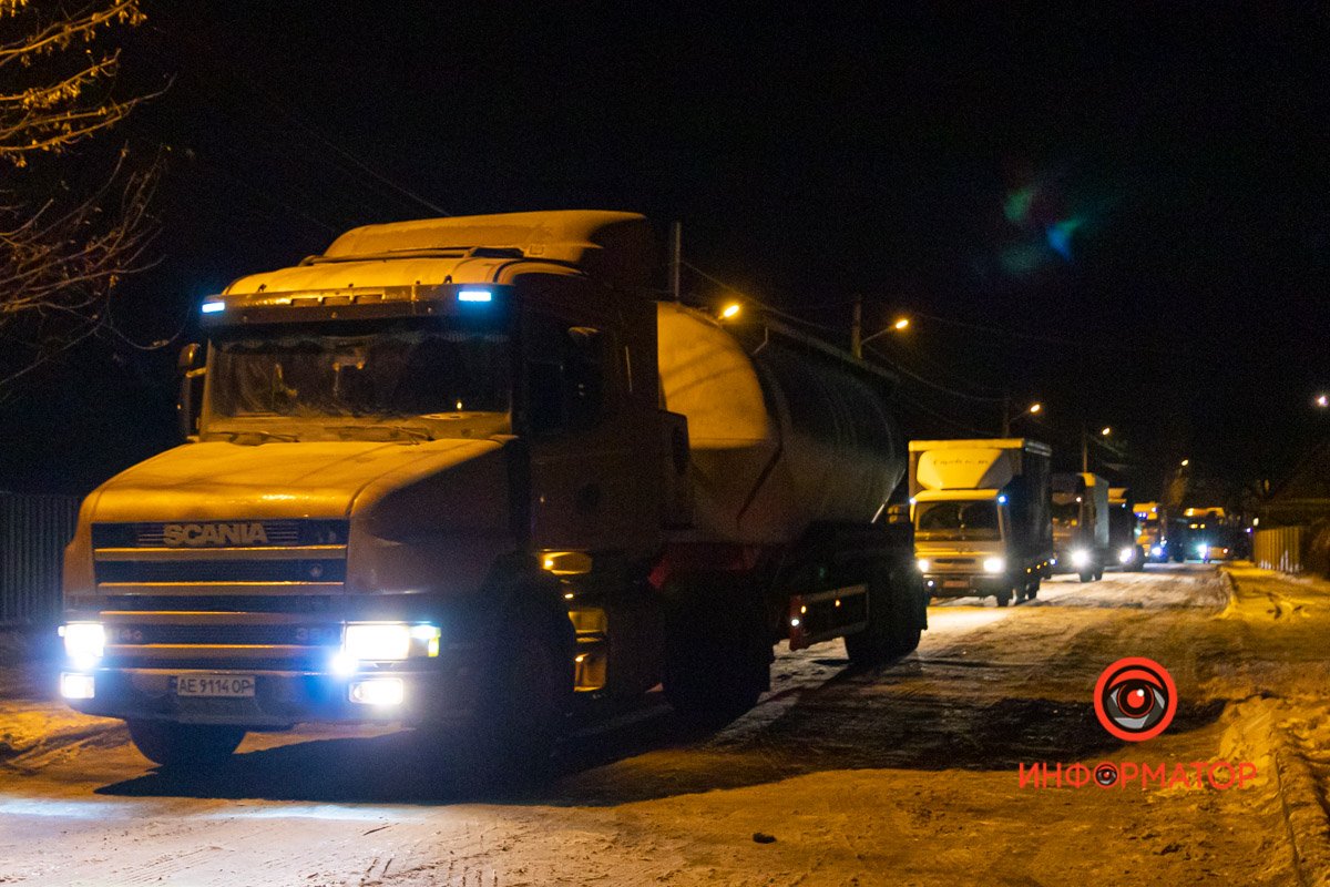 Из-за аварии собралась пробка из фур в обоих направлениях Из-за аварии собралась пробка из фур в обоих направлениях