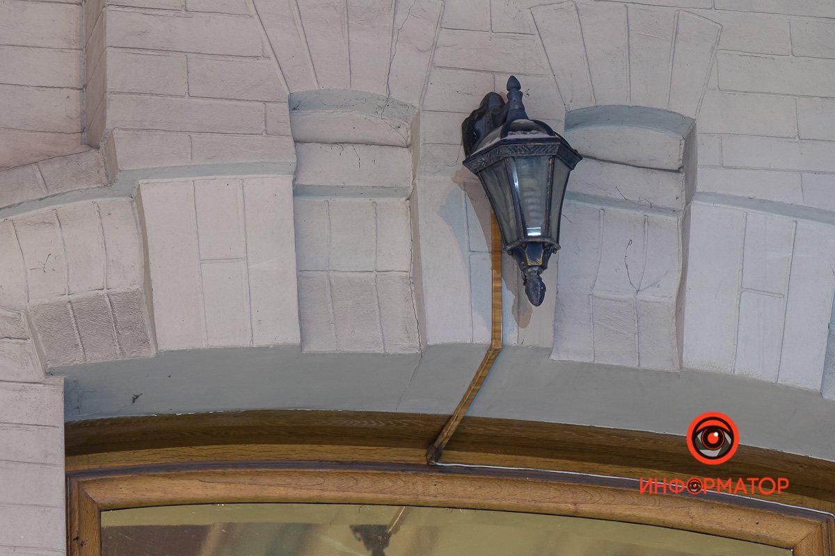 Один из лучших из немногих сохранившихся в городе примеров раннего романтического модерна готизированной стилистики