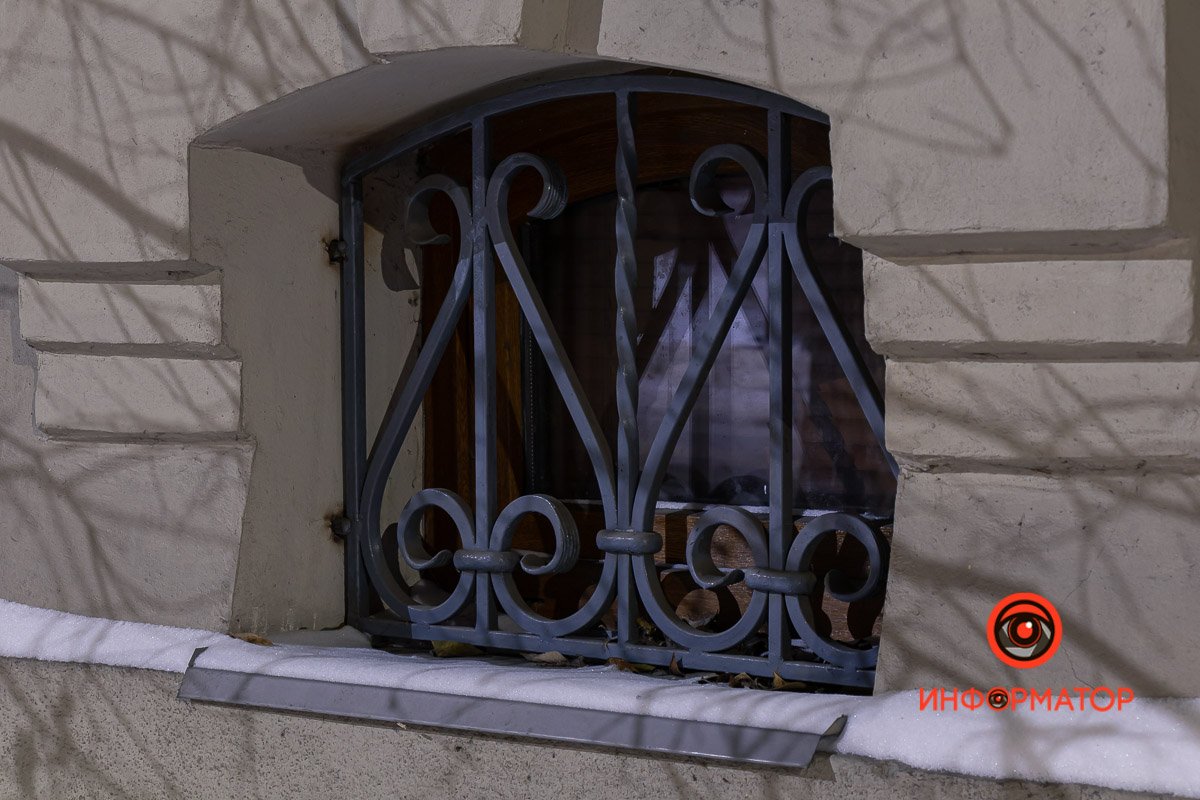 Неофициально здание называют «Дом областных вождей»