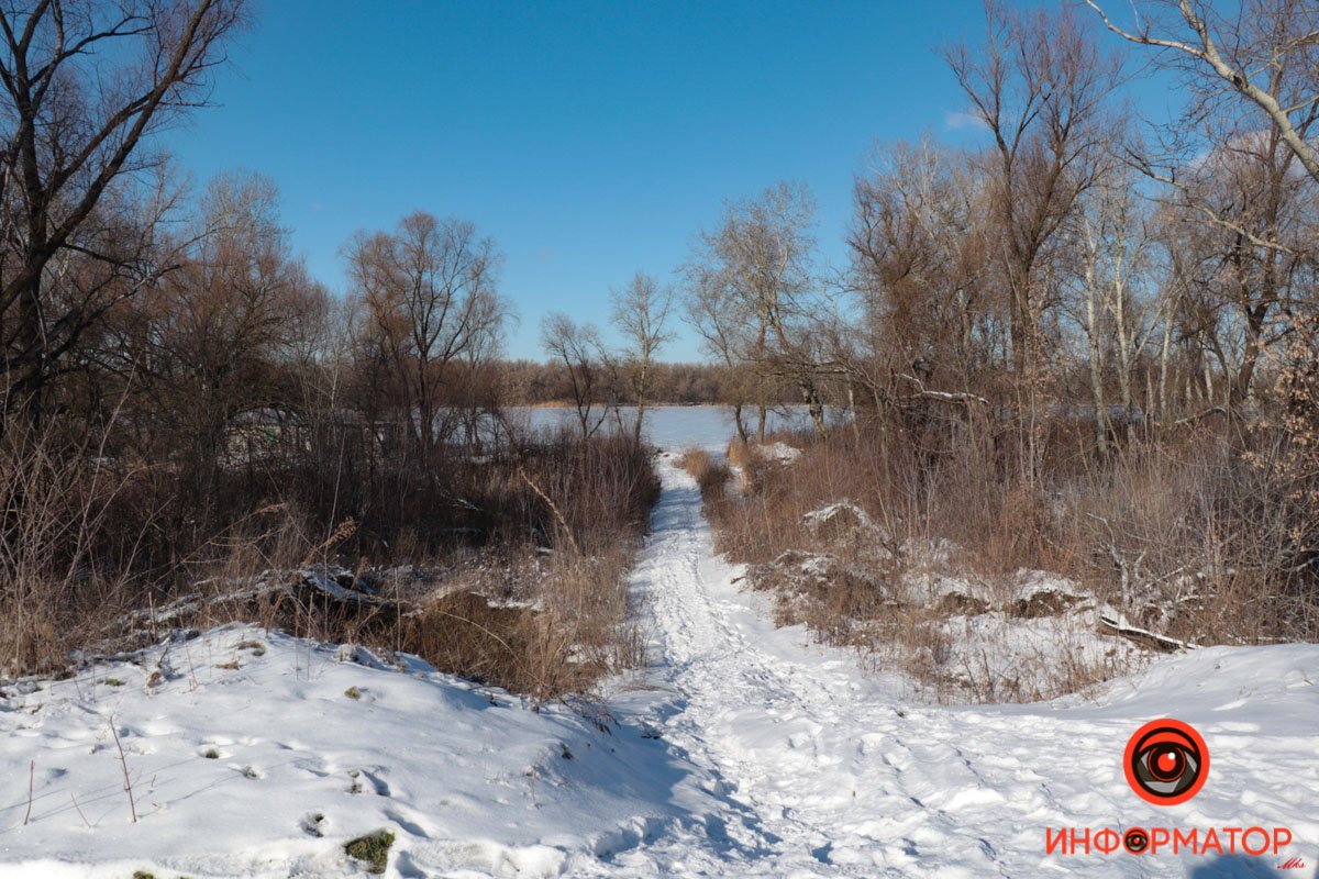 В Днепре возле Таромского рыбхоза мужчина утонул и вмерз в лед 7