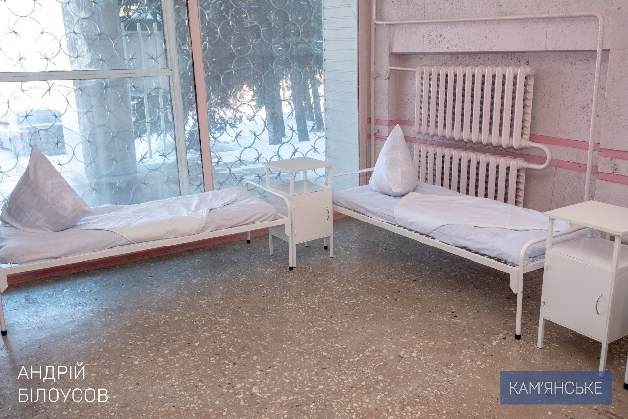 За средства городского бюджета для больницы приобрели 100 новых кроватей, прикроватные тумбочки, матрасы, подушки и комплекты постельного белья