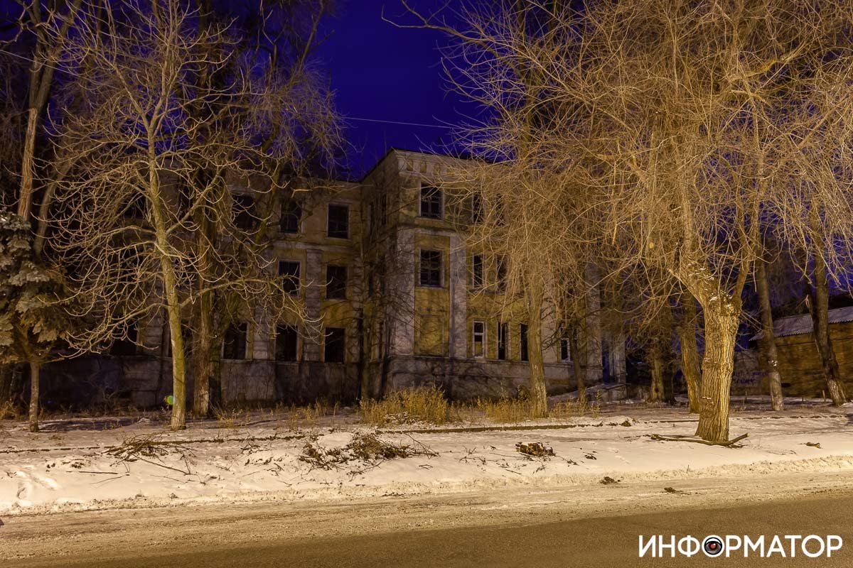Здание пустует не один десяток лет