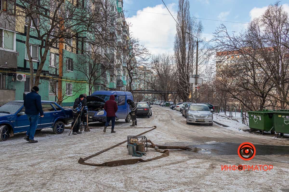 Прорыв водопровода на улице Менахем-Мендл Шнеерсона Прорыв водопровода на улице Менахем-Мендл Шнеерсона