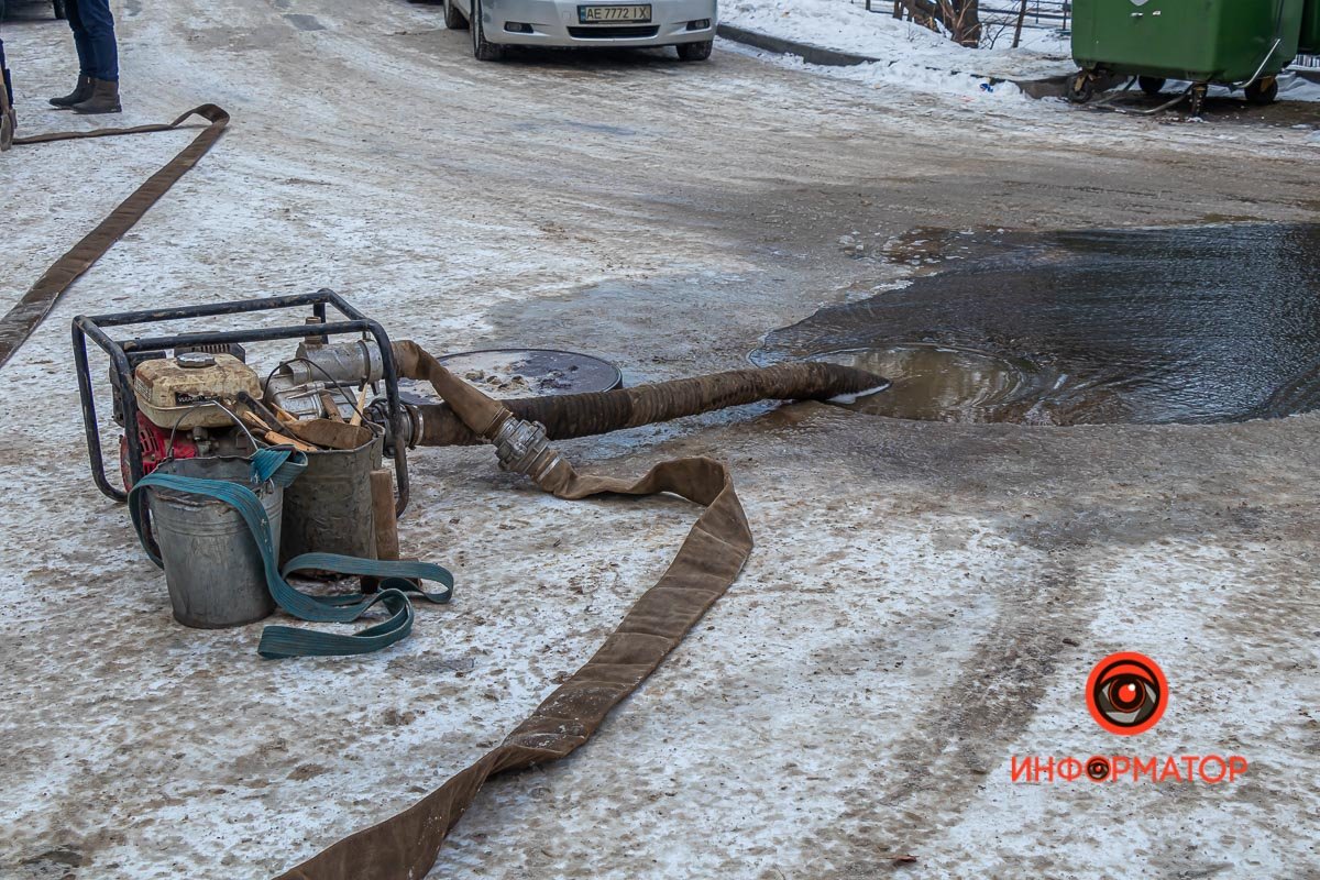 Возле дома №11 Возле дома №11