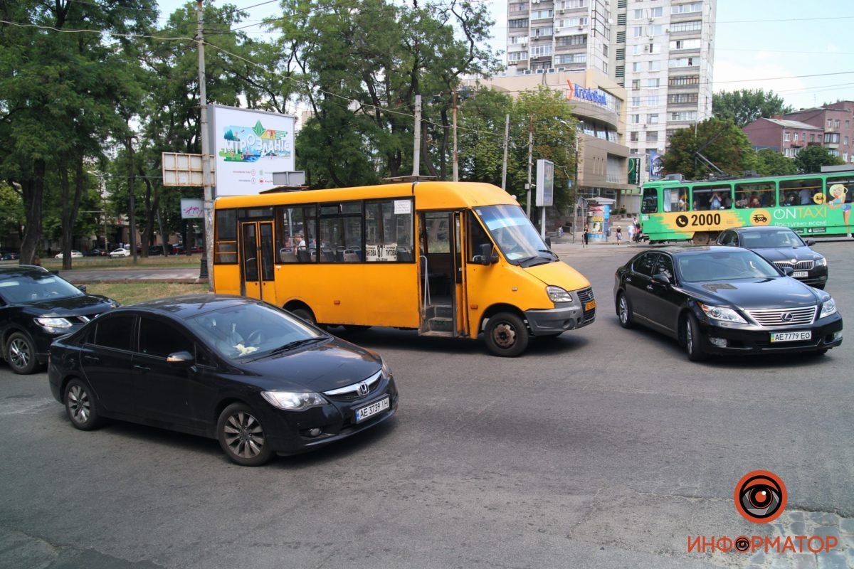 Суд вынес приговор водителю маршрутки, который на Яворницкого насмерть переехал женщину Суд вынес приговор водителю маршрутки, который на Яворницкого насмерть переехал женщину