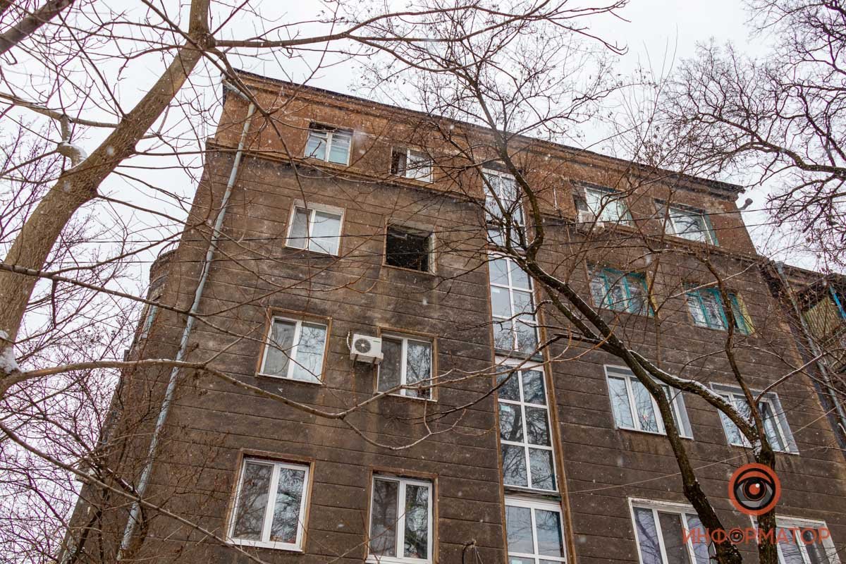 Дома в этот момент никого не было Дома в этот момент никого не было