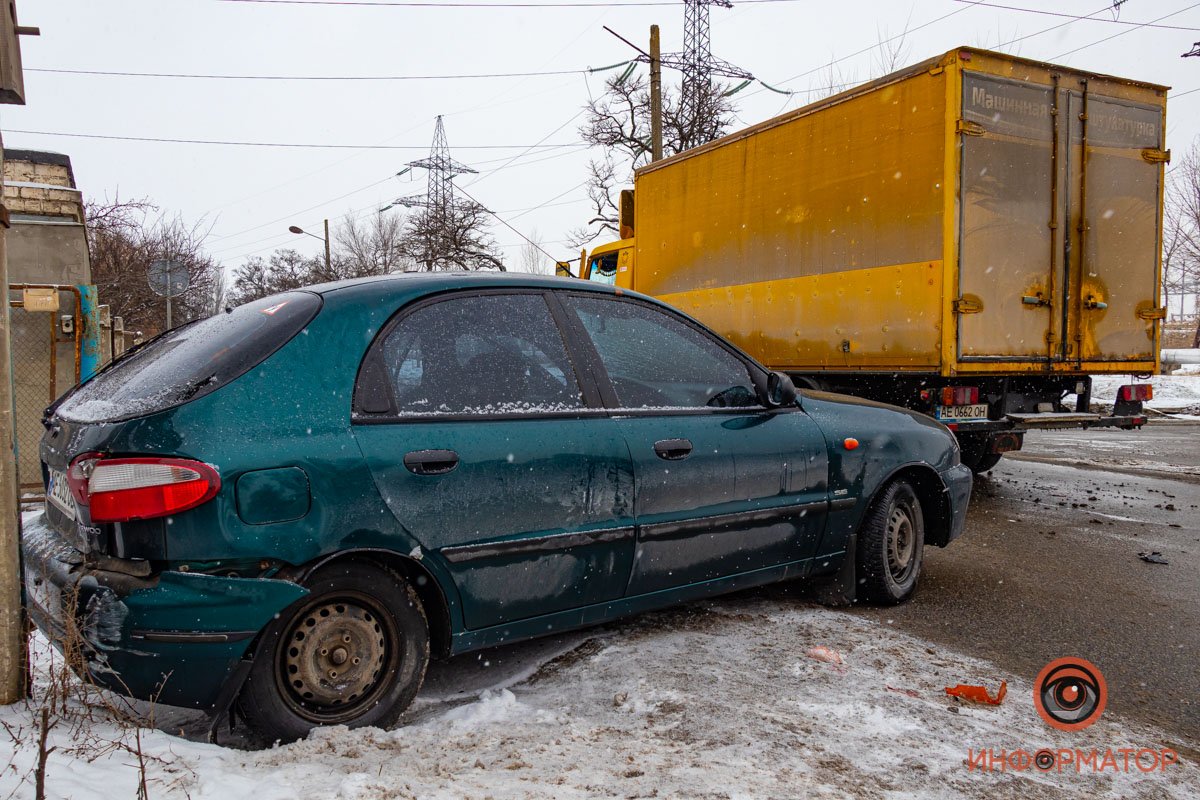 Авария произошла на съезде с Южного моста Авария произошла на съезде с Южного моста