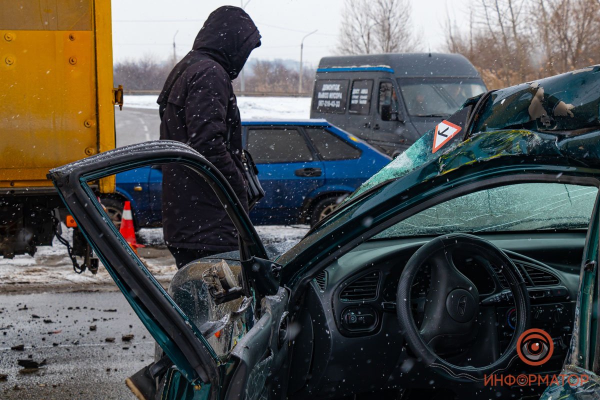 С места аварии пострадавших забрали бригады скорой помощи С места аварии пострадавших забрали бригады скорой помощи