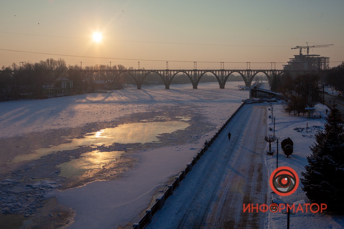 Солнце решило отработать свои выходные и залить город светом