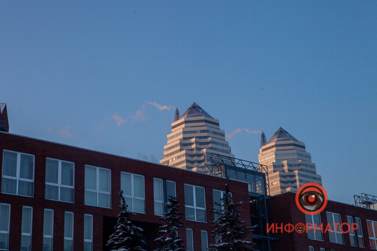 С каждой минутой в городе светлее и светлее