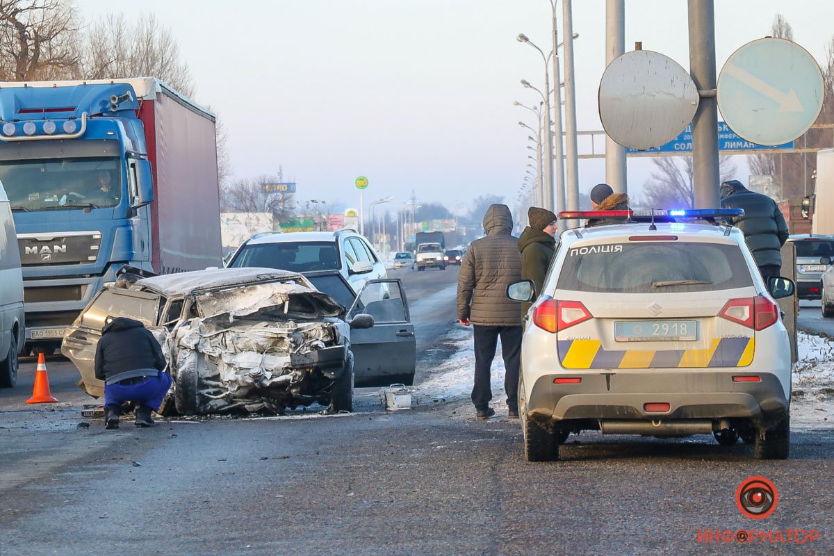 К месту вызвали полицию, медиков и спасателей