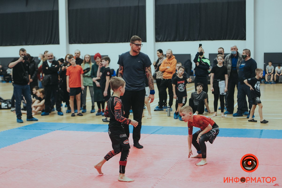 В Днепре прошли соревнования по грэпплингу - участвовали даже дети 13