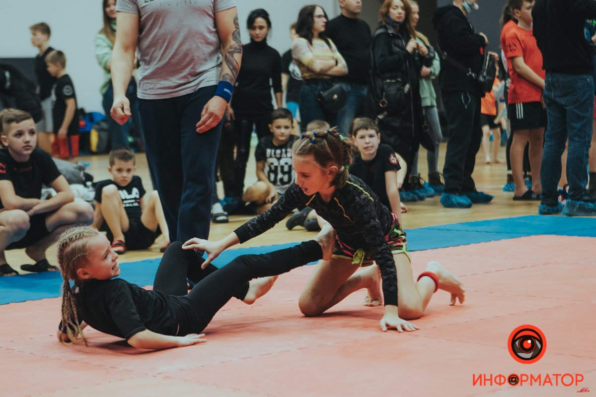 В Днепре прошли соревнования по грэпплингу - участвовали даже дети 17