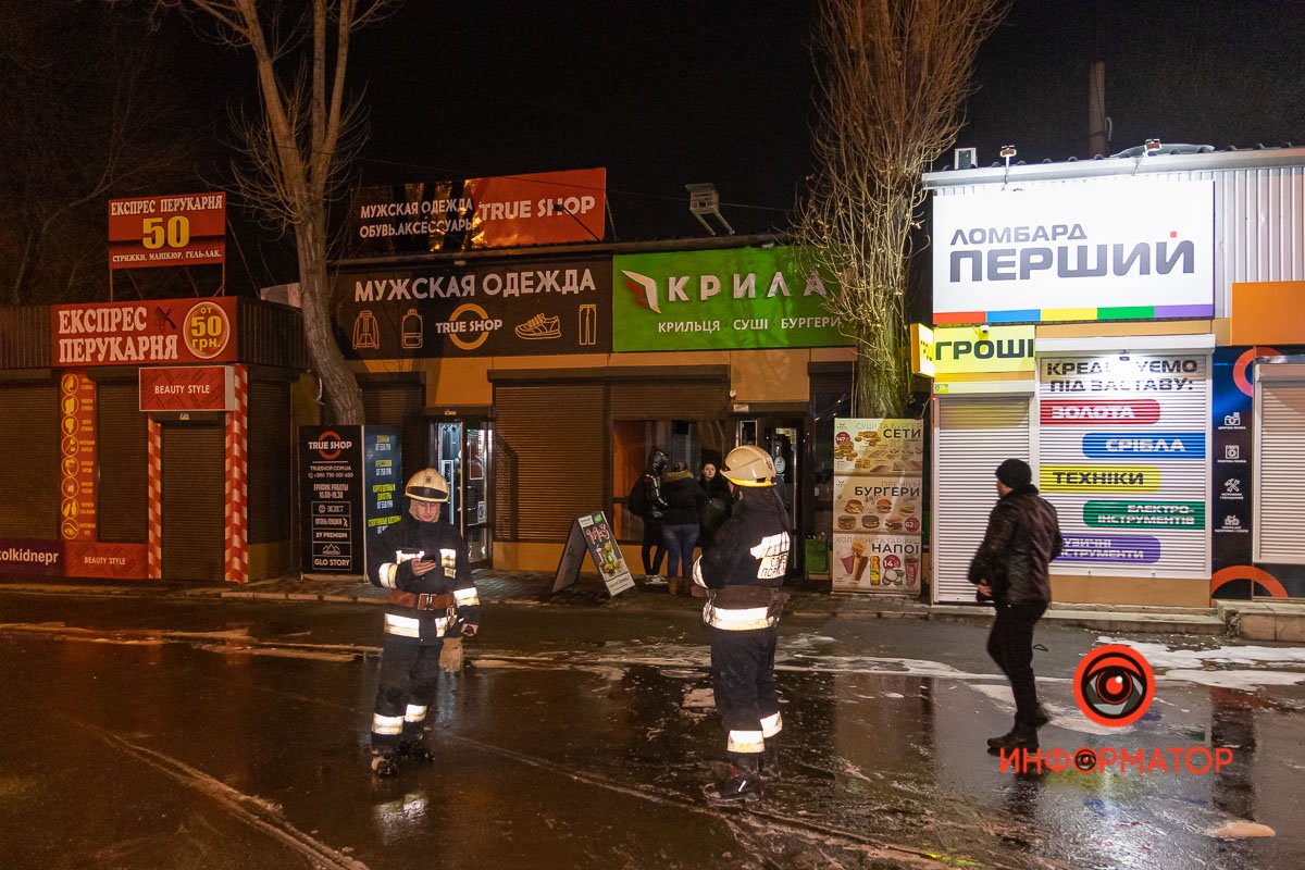 Уже в 21:08 пожар полностью ликвидировали