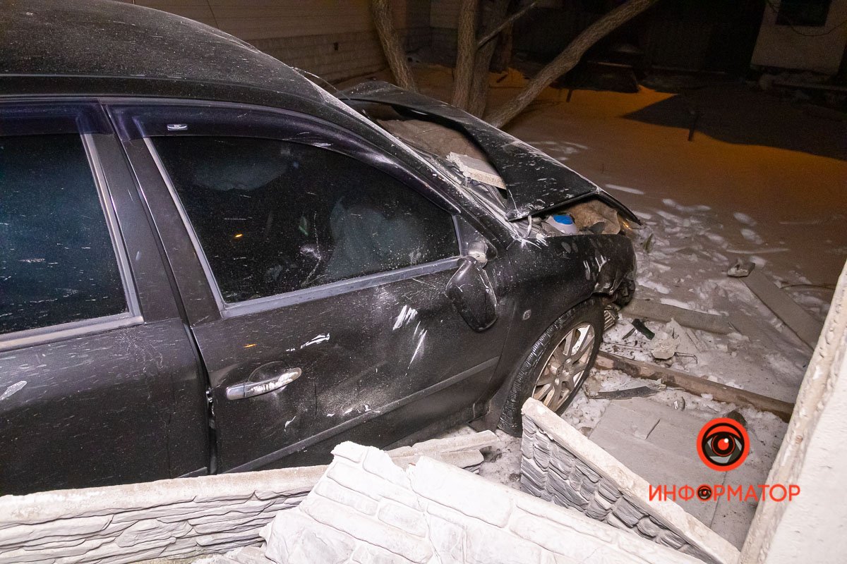 Водитель Skoda с места аварии сбежал Водитель Skoda с места аварии сбежал