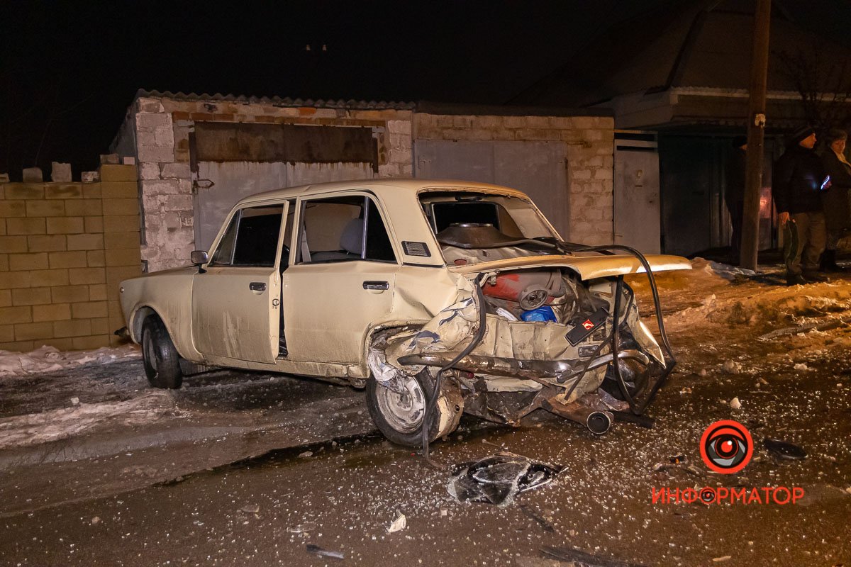 В салоне ВАЗ находились 3 человека В салоне ВАЗ находились 3 человека