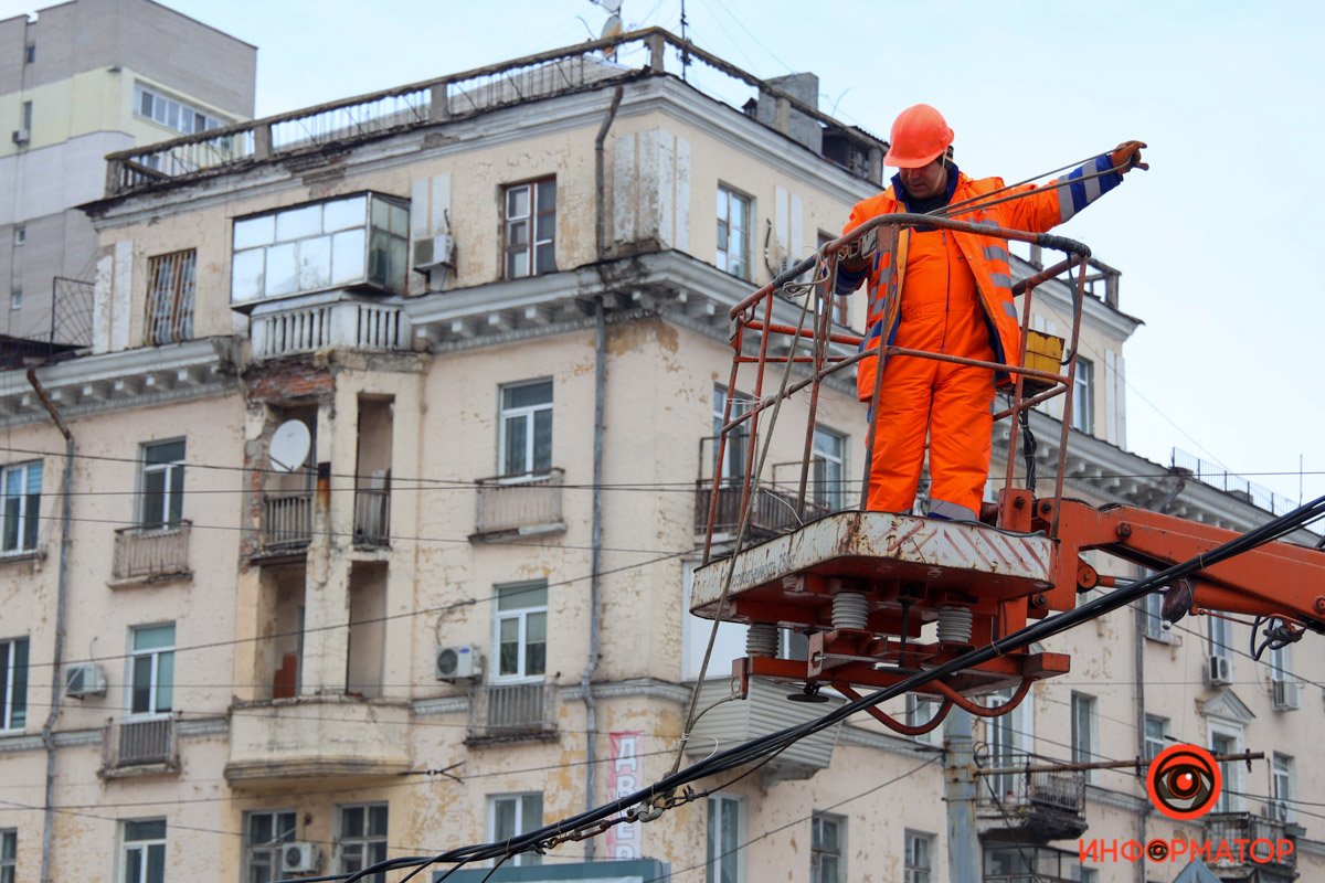 Движение троллейбусов временно остановлено Движение троллейбусов временно остановлено