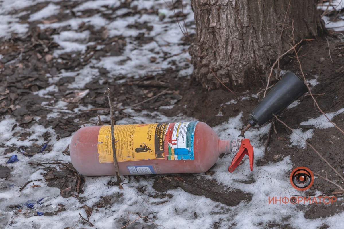 В Днепре возле школы № 55 на Мануйловском сгорела Toyota RAV4 6