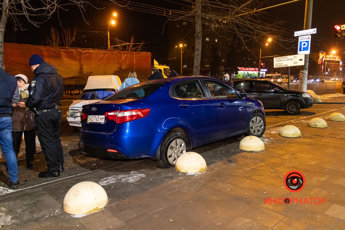 Авария произошла на Слобожанском проспекте возле дома №113