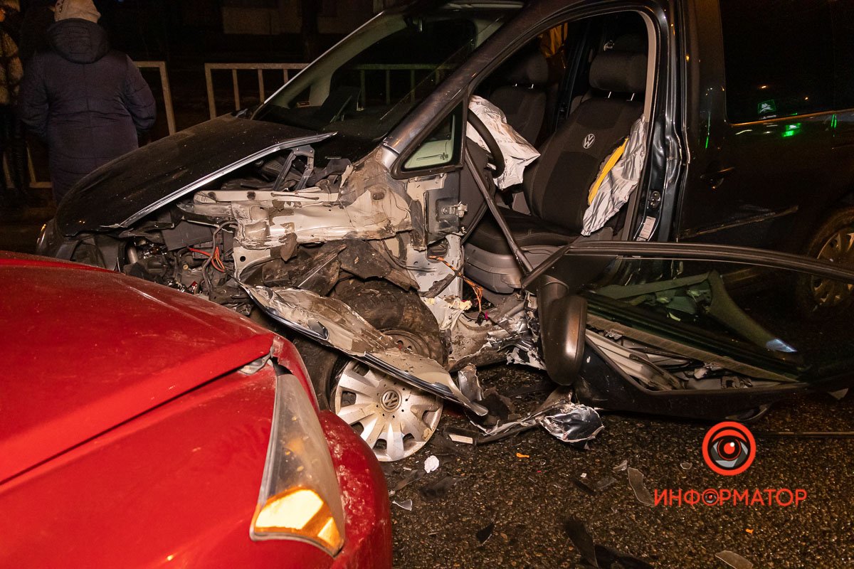 Dodge в повороте влетел в Volkswagen Dodge в повороте влетел в Volkswagen