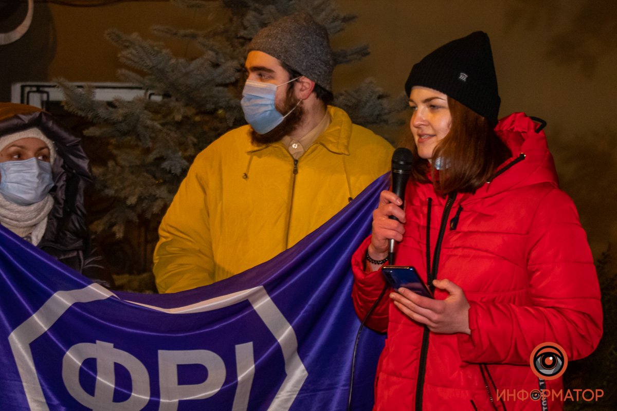 В начале со вступительным словом выступили организаторы митинга В начале со вступительным словом выступили организаторы митинга