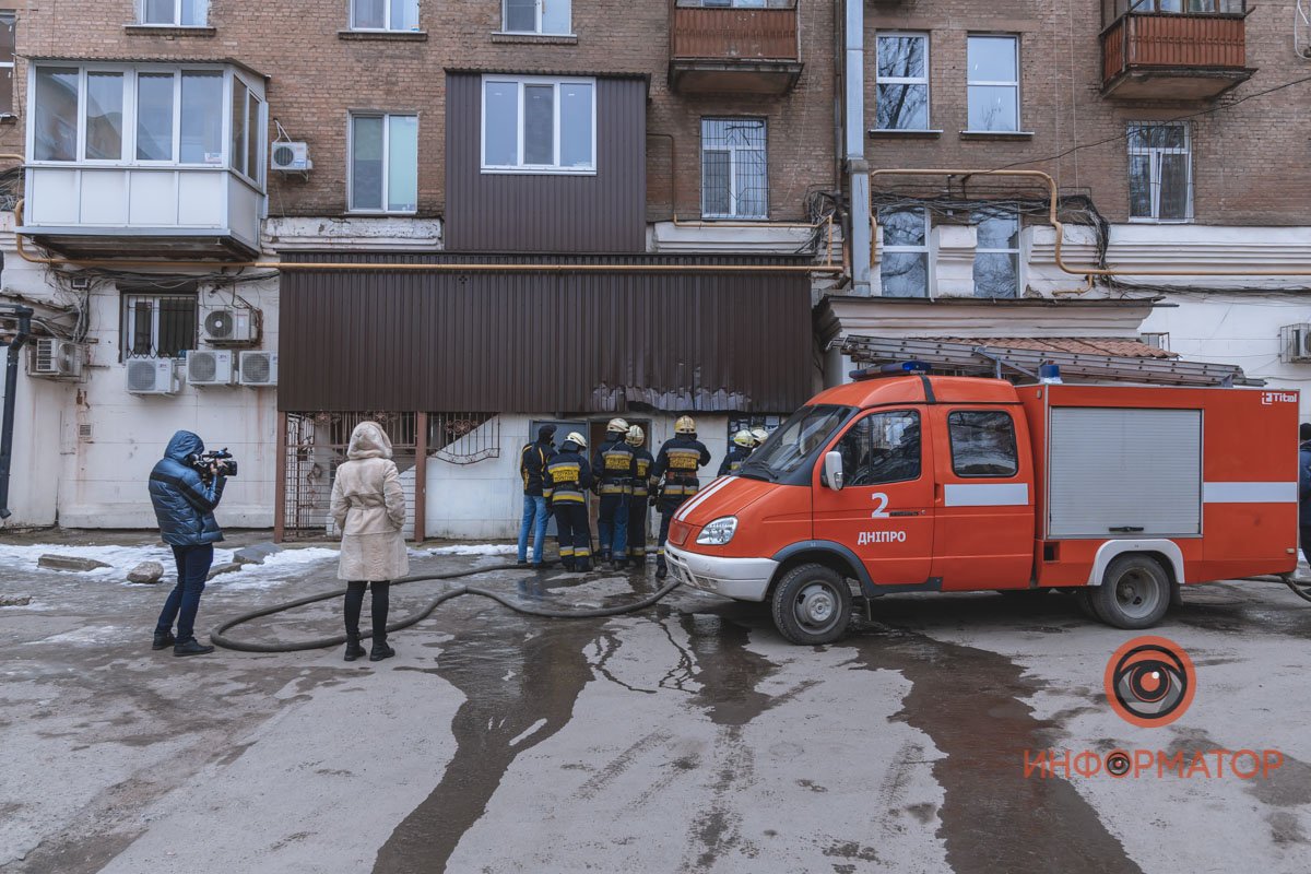На место прибыли также сотрудники полиции На место прибыли также сотрудники полиции